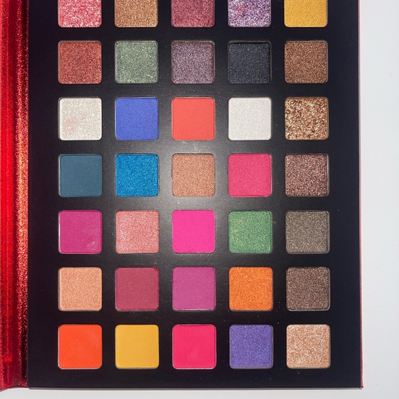 Rising heat EYESHADOW PALETTE… - Picture 5 of 5